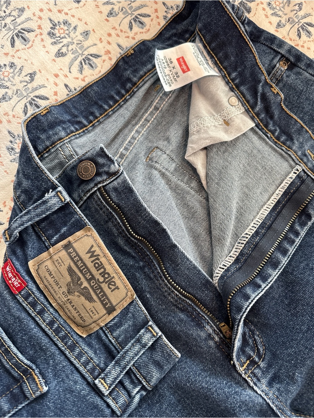 Wrangler Men's Dark Blue Denim Jeans - Classic Fit